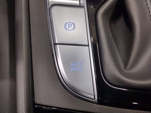 New 2026 Hyundai Elantra Limited image 30