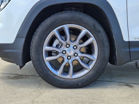 Used 2024 GMC Terrain SLT FWD image 11