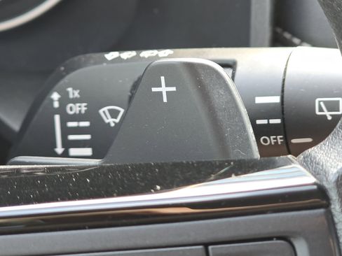 Used 2023 Nissan Rogue SV image 12