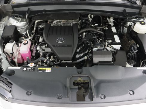 Certified 2024 Toyota Grand Highlander XLE image 40