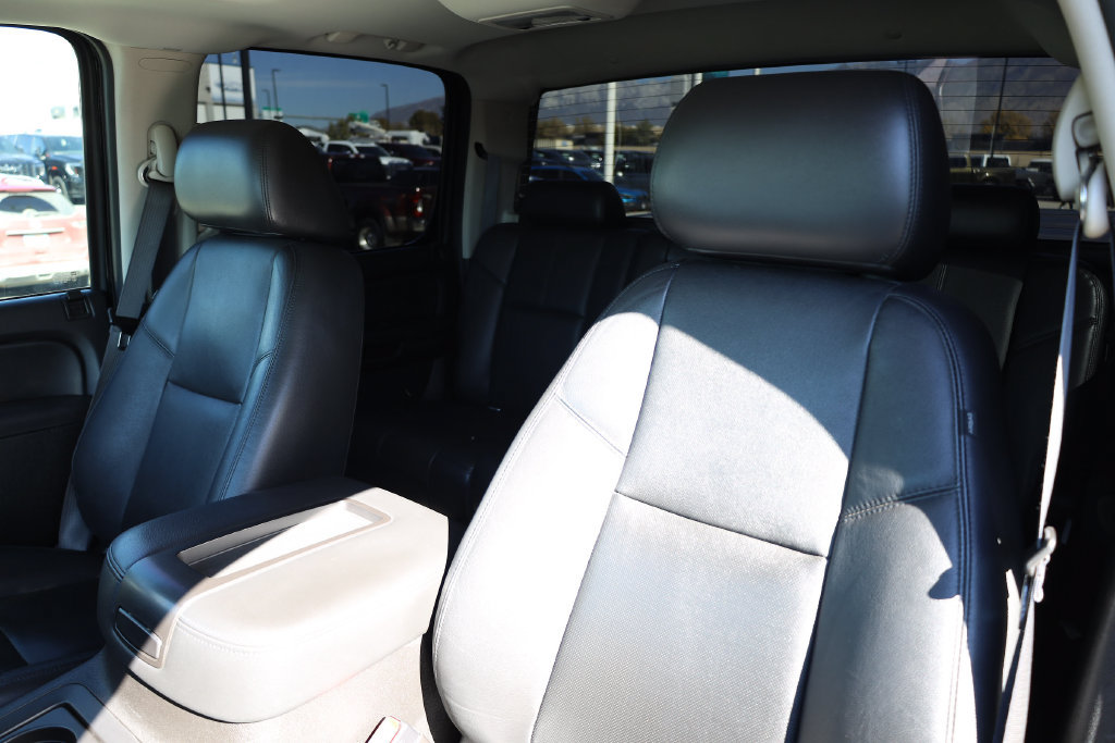 Used 2013 Chevrolet Silverado 2500 LTZ w/ LTZ Plus Package AWD/4WD image 17