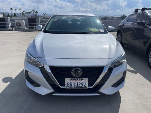 Used 2020 Nissan Sentra SV image 2