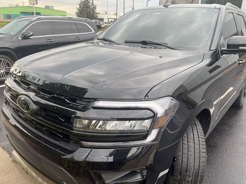 Used 2024 Ford Expedition Limited image 5