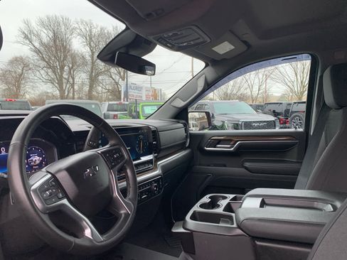 Used 2024 Chevrolet Silverado 1500 LT Trail Boss w/ Protection Package image 14