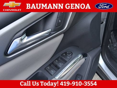Used 2026 Chevrolet Traverse LT w/ Driver Confidence Package FWD image 12
