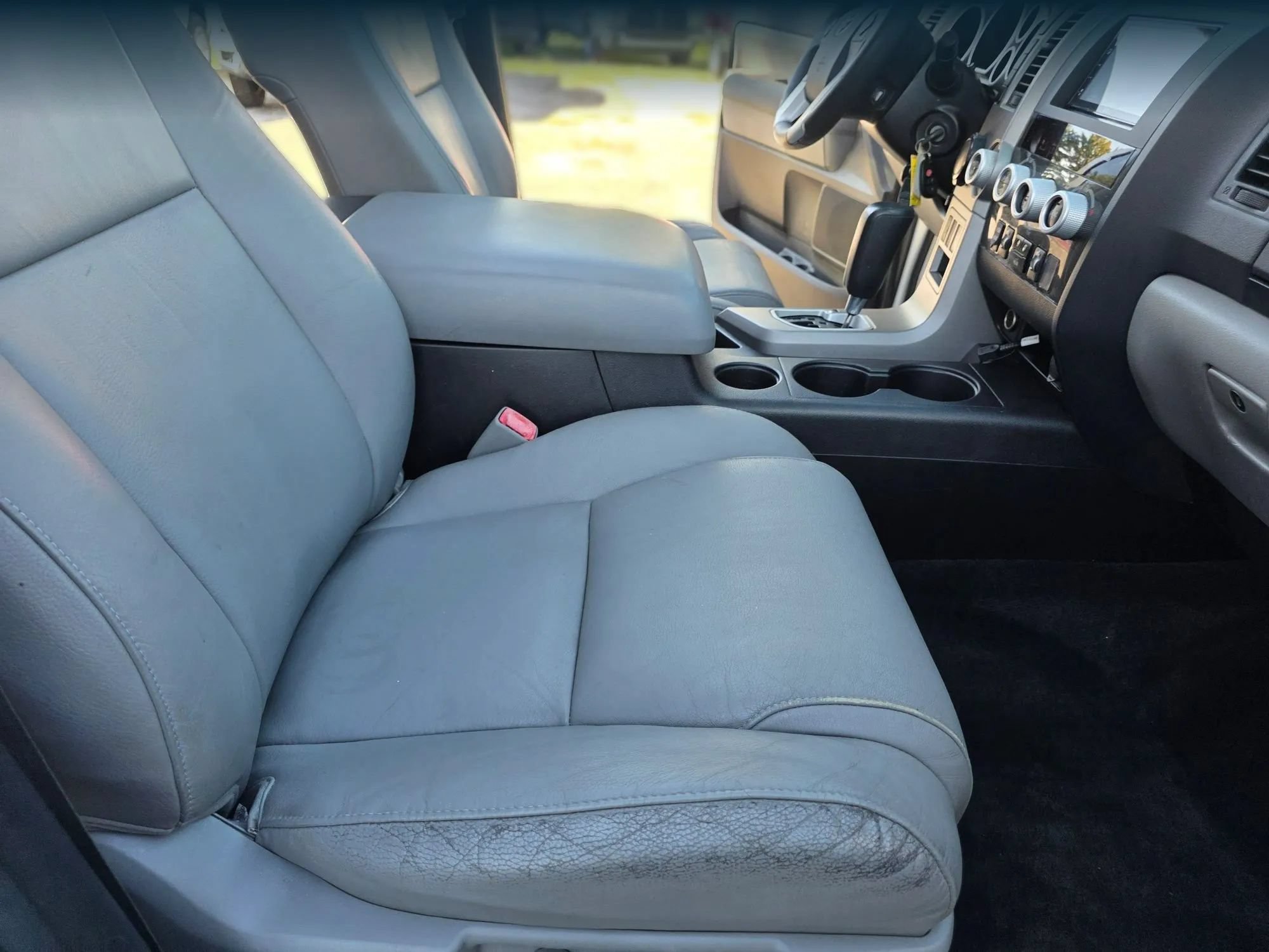 Used 2015 Toyota Sequoia SR5 w/ Premium Package RWD image 42