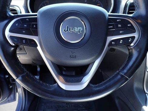 Used 2020 Jeep Grand Cherokee Overland AWD/4WD image 16