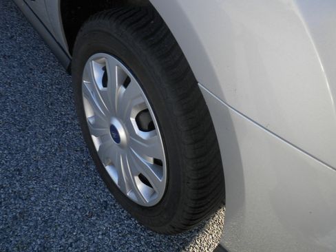 Used 2020 Ford Transit Connect XLT image 12