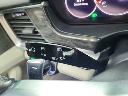 Used 2018 Porsche Panamera 4S image 40