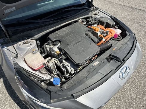 Used 2022 Hyundai Elantra Limited image 18