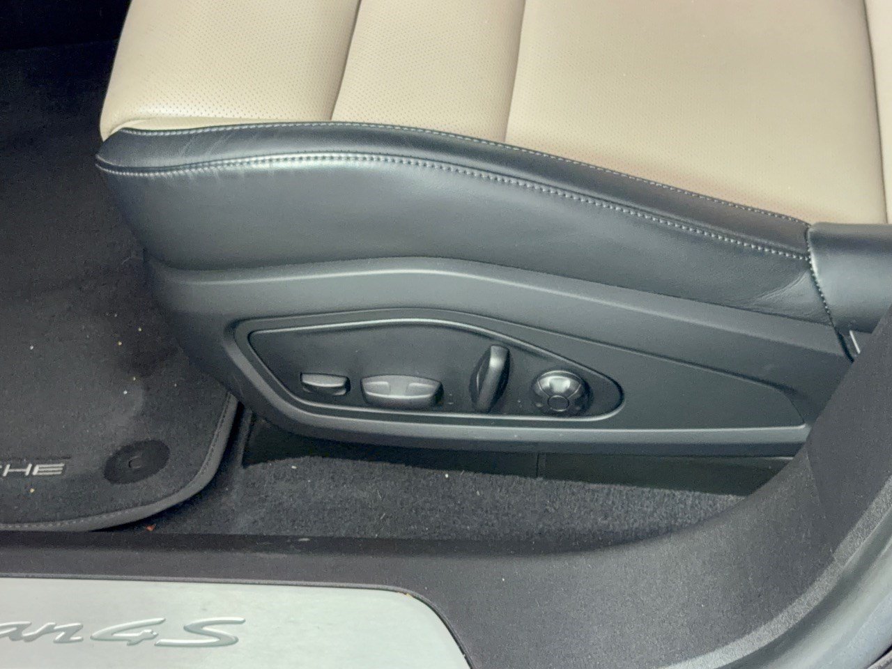 Certified 2025 Porsche Taycan 4S AWD/4WD image 16