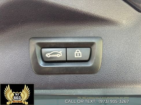 Used 2019 BMW X7 xDrive50i w/ Premium Package AWD/4WD image 9