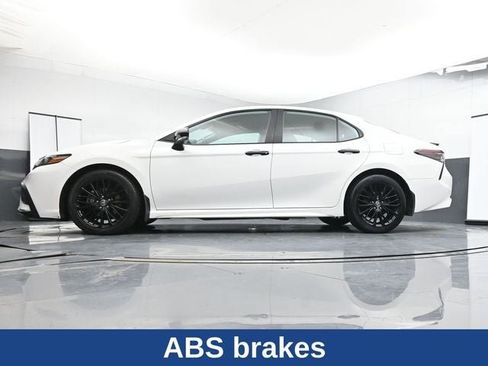 Used 2022 Toyota Camry SE w/ Convenience Package image 30
