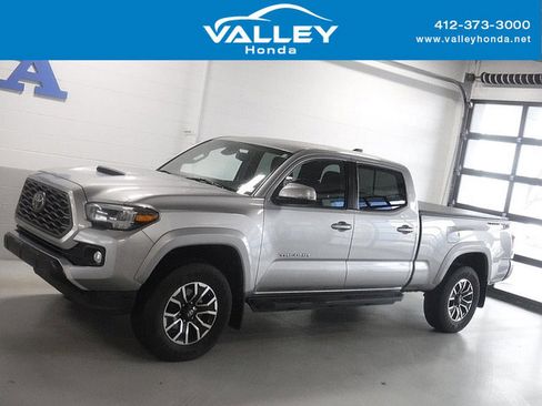 Used 2021 Toyota Tacoma TRD Sport w/ Technology Package image 2