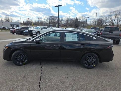 New 2026 Nissan Sentra SV w/ SV Convenience Package FWD image 17