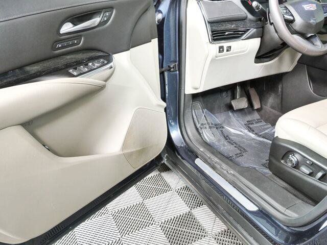Used 2021 Cadillac XT4 Premium Luxury FWD image 7