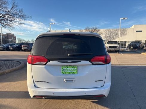 Used 2018 Chrysler Pacifica Limited w/ Advanced Safetytec Group image 6