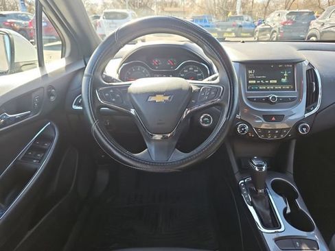 Used 2017 Chevrolet Cruze LT w/ Convenience Package image 14