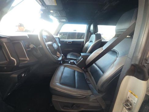 Used 2023 Ford Bronco Outer Banks image 3