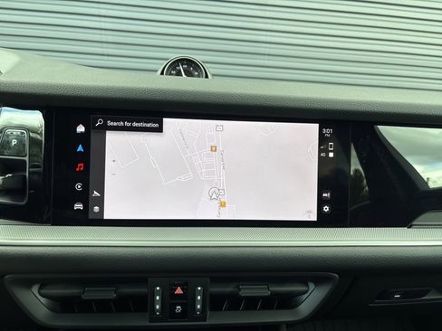 Certified 2024 Porsche Cayenne Coupe image 18