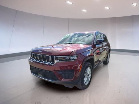 Used 2025 Jeep Grand Cherokee Laredo X w/ Luxury Tech Group I image 2