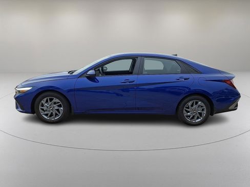 Used 2024 Hyundai Elantra SEL FWD image 6