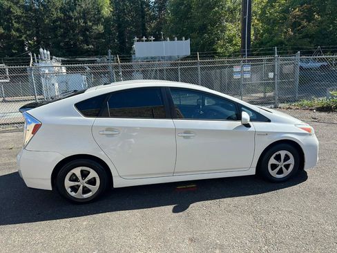 Used 2013 Toyota Prius Four FWD image 4
