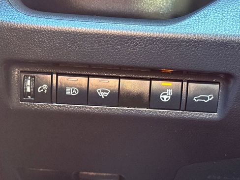 Used 2021 Toyota RAV4 XLE w/ Convenience Package image 28