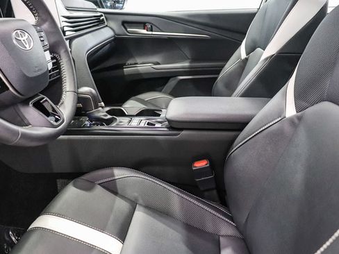 Used 2025 Toyota Camry SE w/ Convenience Package FWD image 17
