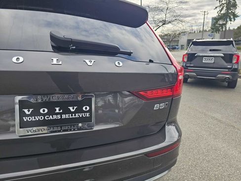 Certified 2025 Volvo V60 B5 Cross Country Plus image 15