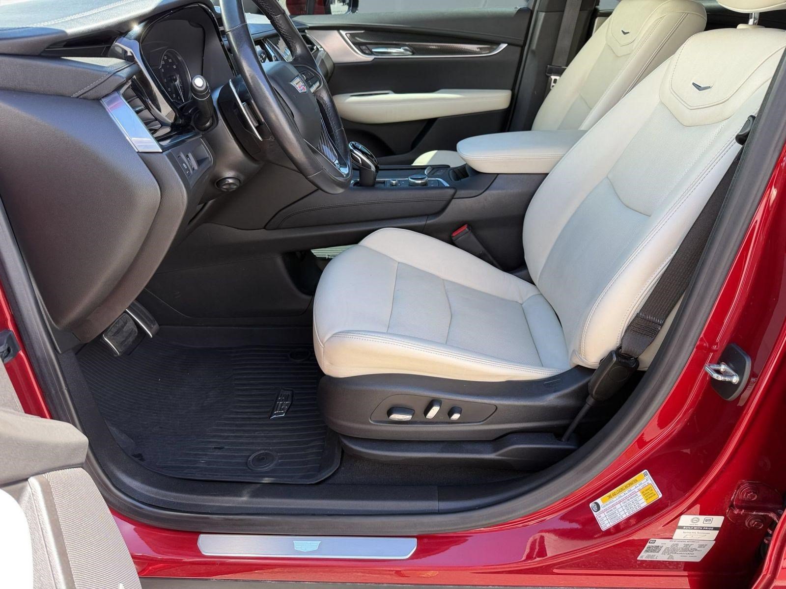 Used 2024 Cadillac XT6 Sport w/ LPO, Onyx Lite Package AWD/4WD image 4