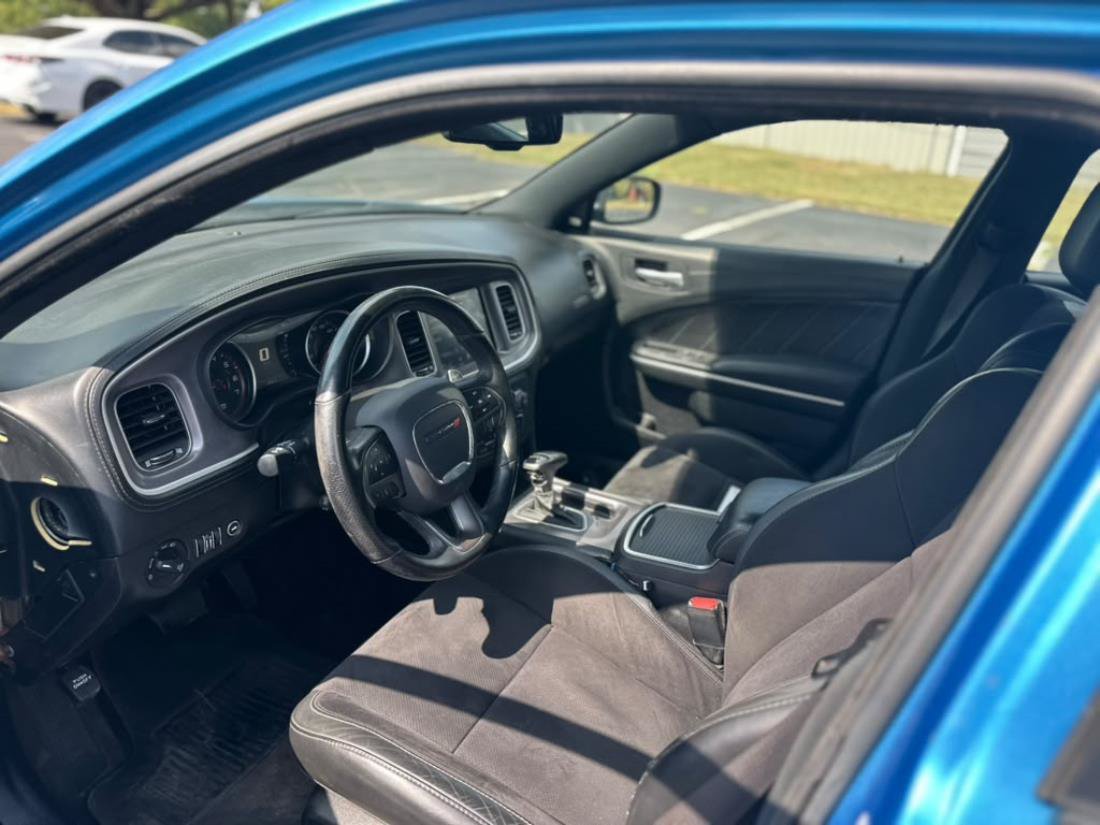 Used 2019 Dodge Charger Scat Pack w/ Dynamics Package RWD image 10