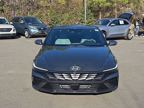 New 2026 Hyundai Elantra Limited FWD image 11