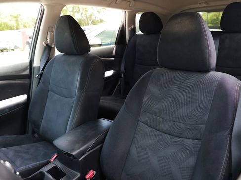 Used 2014 Nissan Rogue SV w/ SV Moonroof Package FWD image 13