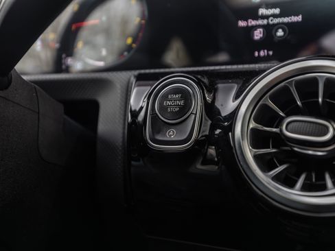 Used 2022 Mercedes-Benz CLA 250 image 10