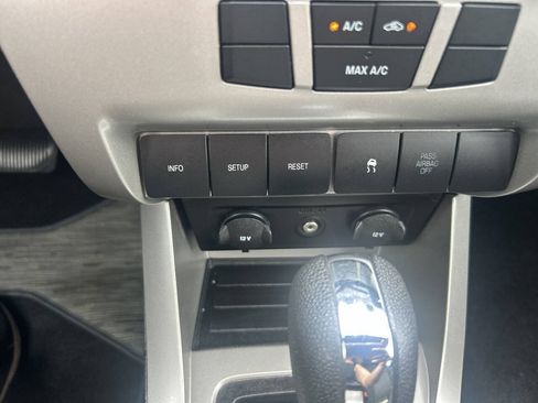 Used 2010 Ford Focus SE FWD image 26