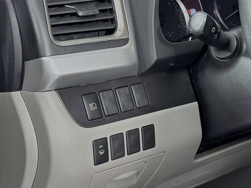 Used 2019 Toyota Highlander LE FWD image 10