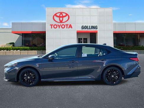New 2026 Toyota Camry SE image 5