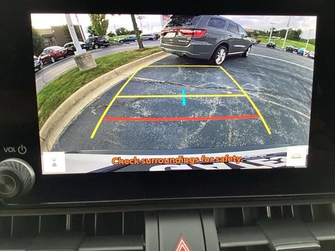 Used 2025 Toyota RAV4 XLE AWD/4WD image 16