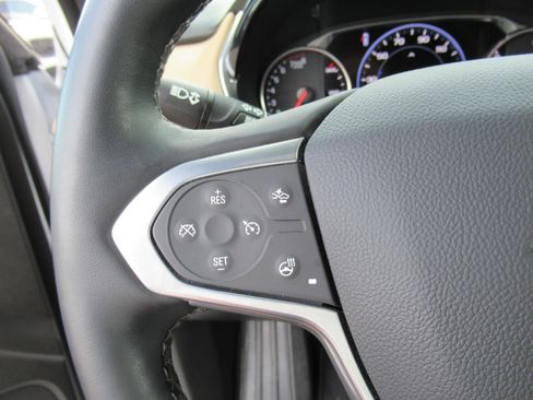 Used 2023 Chevrolet Traverse Premier FWD image 22