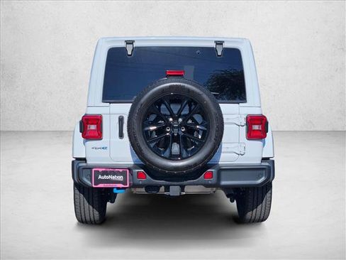 Used 2024 Jeep Wrangler Unlimited Sahara w/ Technology Group AWD/4WD image 6