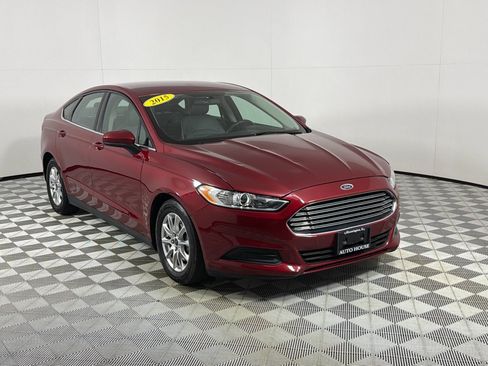Used 2015 Ford Fusion S FWD image 3