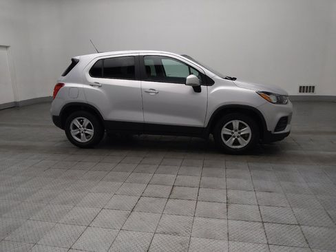 Used 2020 Chevrolet Trax LS w/ Tint and Cruise Package FWD image 11