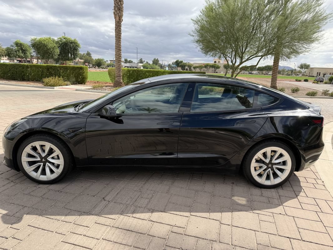 Used 2022 Tesla Model 3 Long Range AWD/4WD image 5