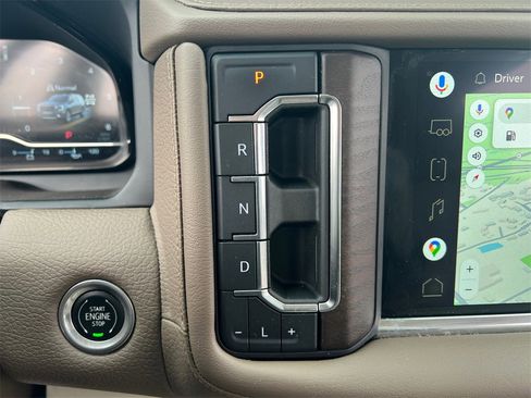 Used 2022 GMC Yukon Denali w/ Denali Premium Package image 19