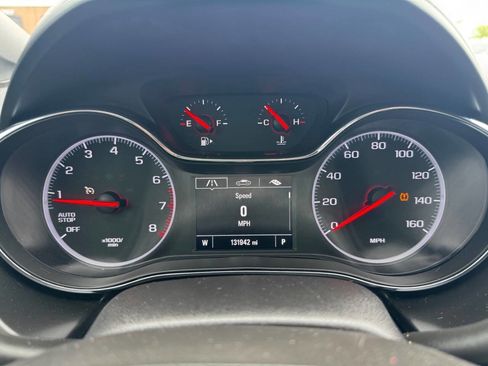 Used 2019 Chevrolet Cruze LT w/ Convenience Package FWD image 23