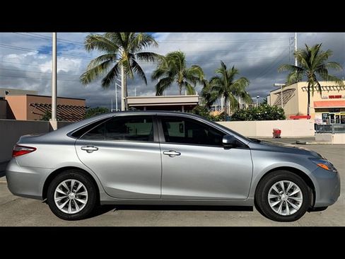 Used 2016 Toyota Camry LE FWD image 4