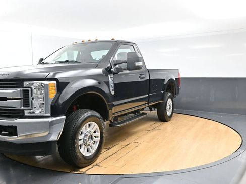 Used 2017 Ford F250 XL w/ STX Appearance Package image 7