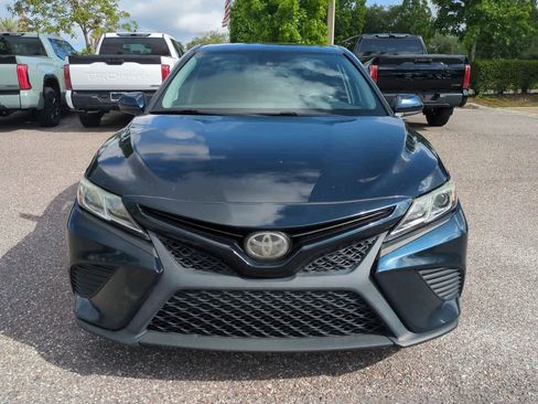Used 2019 Toyota Camry SE FWD image 9