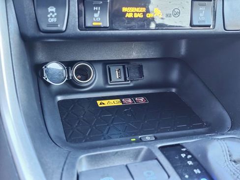 Used 2022 Toyota RAV4 XSE image 18